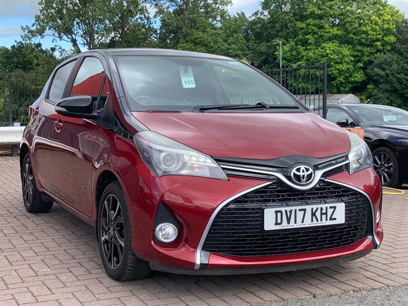 TOYOTA Yaris