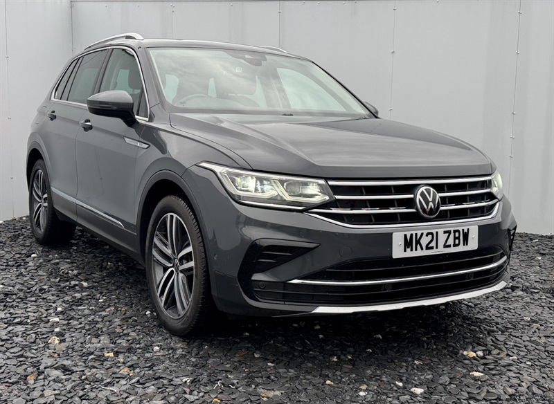 VOLKSWAGEN Tiguan